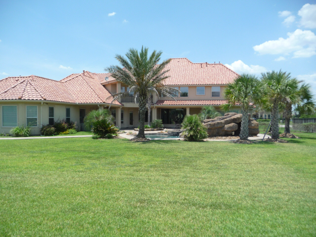 Tile Roof in Katy Texas cleaned by Katy Memorial Roof Cleaning and Power Washing on June 1st 2011