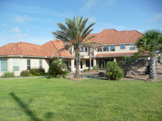 Tile Roof in Katy Texas cleaned by Katy Memorial Roof Cleaning and Power Washing on June 1st 2011