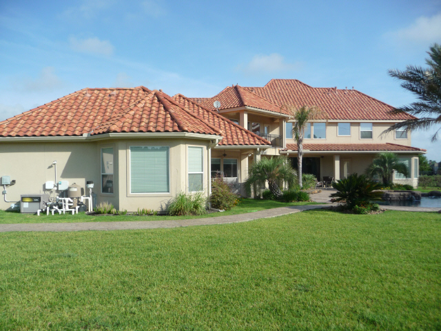 Tile Roof in Katy Texas cleaned by Katy Memorial Roof Cleaning and Power Washing on June 1st 2011