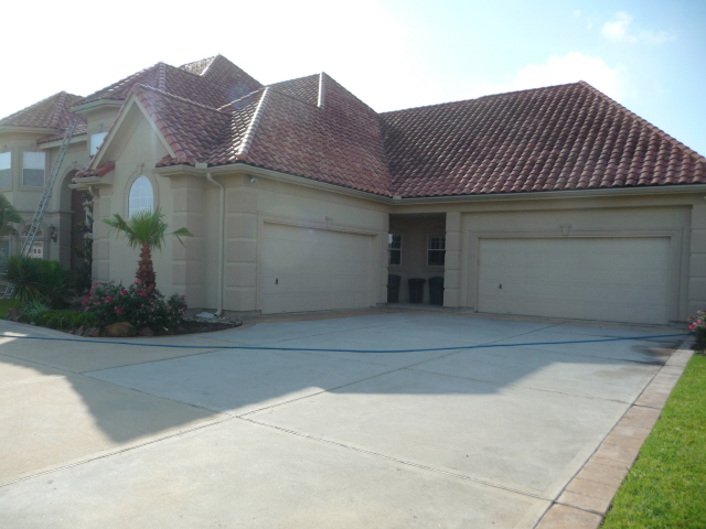 Tile Roof in Katy Texas cleaned by Katy Memorial Roof Cleaning and Power Washing on June 1st 2011