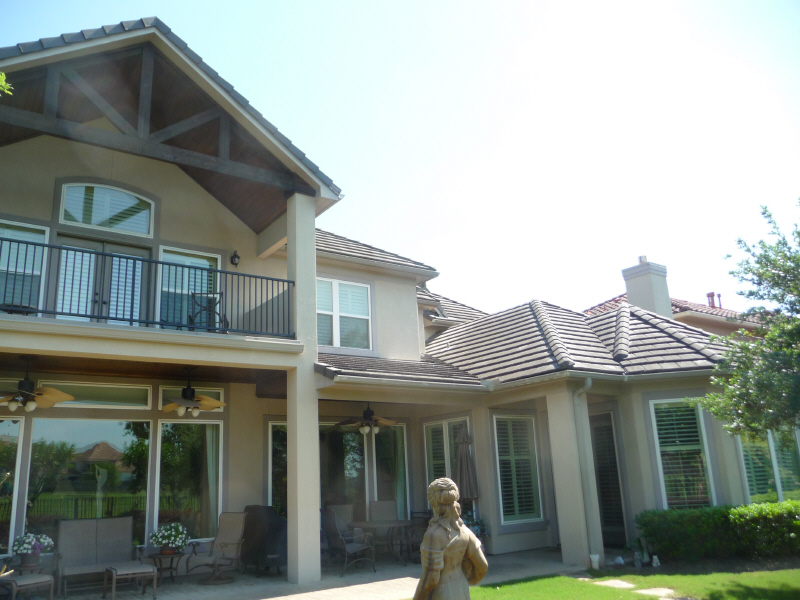 Concrete tile roof cleaning in Houston TX